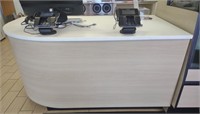 Curved Front Service Desk (62"×34"×33")
