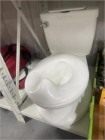 TINY TOILET