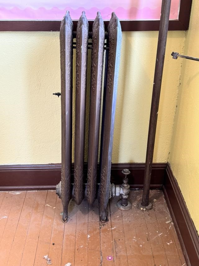 Cast Iron Radiator 8 Inches