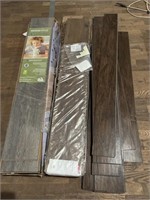 Mismatched laminate flooring