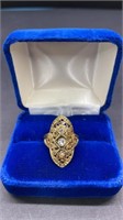 18kt Gold Ring w/Faceted Stones (Size 6.5) *SC