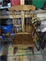 ROCKING CHAIR - EARLY BOSTON STYLE