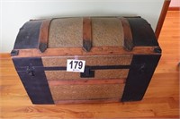 Vintage Trunk (BUYER RESPONSIBLE FOR