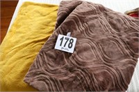 (2) Blankets(R3)