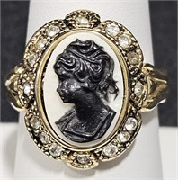 18KGE Cameo Ring Sz 8