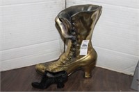 SHOE FIGURINES