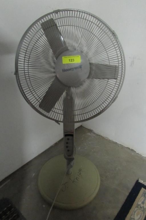 Honeywell Oscillating Floor Fan