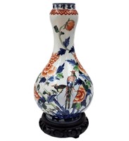 A Chinese Porcelain Vase With Six Character Mark