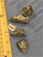 Lot of four rock samples         (g 22)