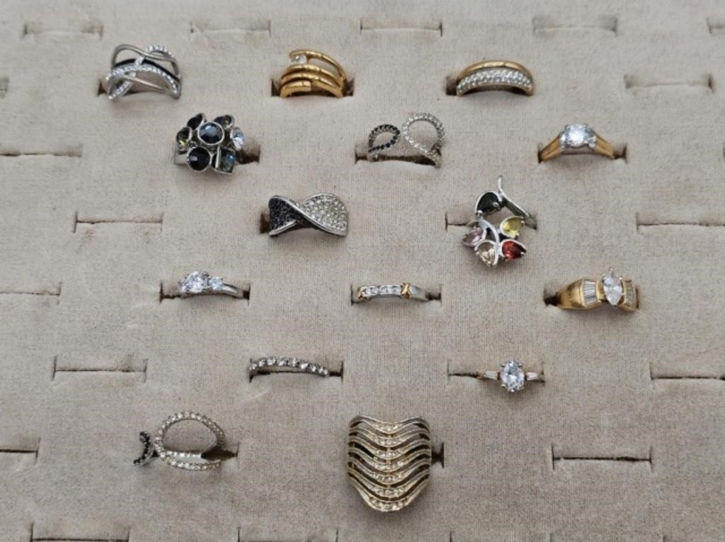17 COSTUME RINGS  SIZES 6.5 TO 8.5