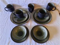2-Crate and Barrel 5 PC Place Settings +3 Cups