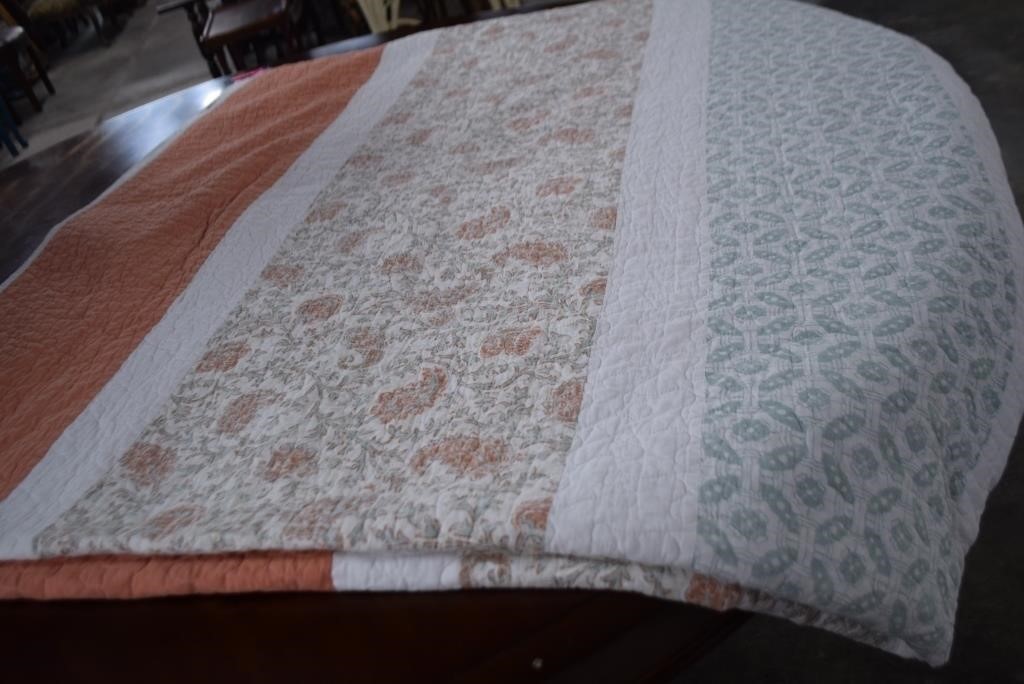 Very Nice Queen Sz. Machined Size Quilt