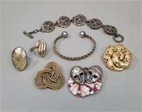 7 costume jewelry finds