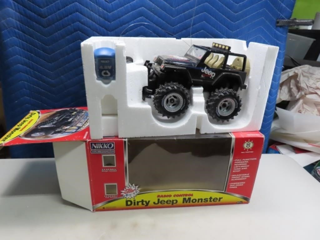 vtg NIKKO Dirty Jeep Monster RC Toy Car *working*