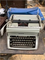 Underwood five typewriter