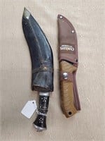 2 Fixed Blade Knives with Sheaths