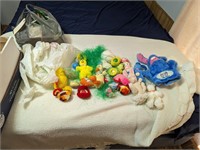 Assorted Easter Decor Items