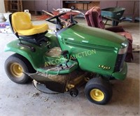 John Deere LX 255 riding lawn mower