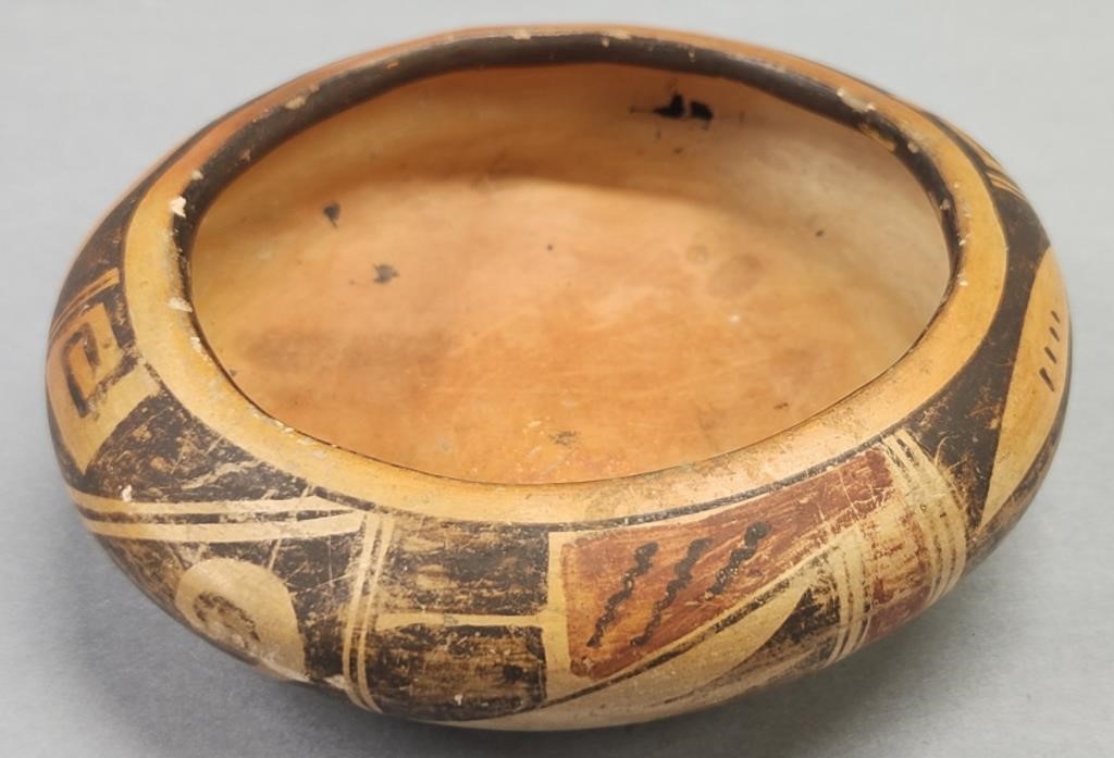 Early Native American Shallow Hopi Pottery Bowl