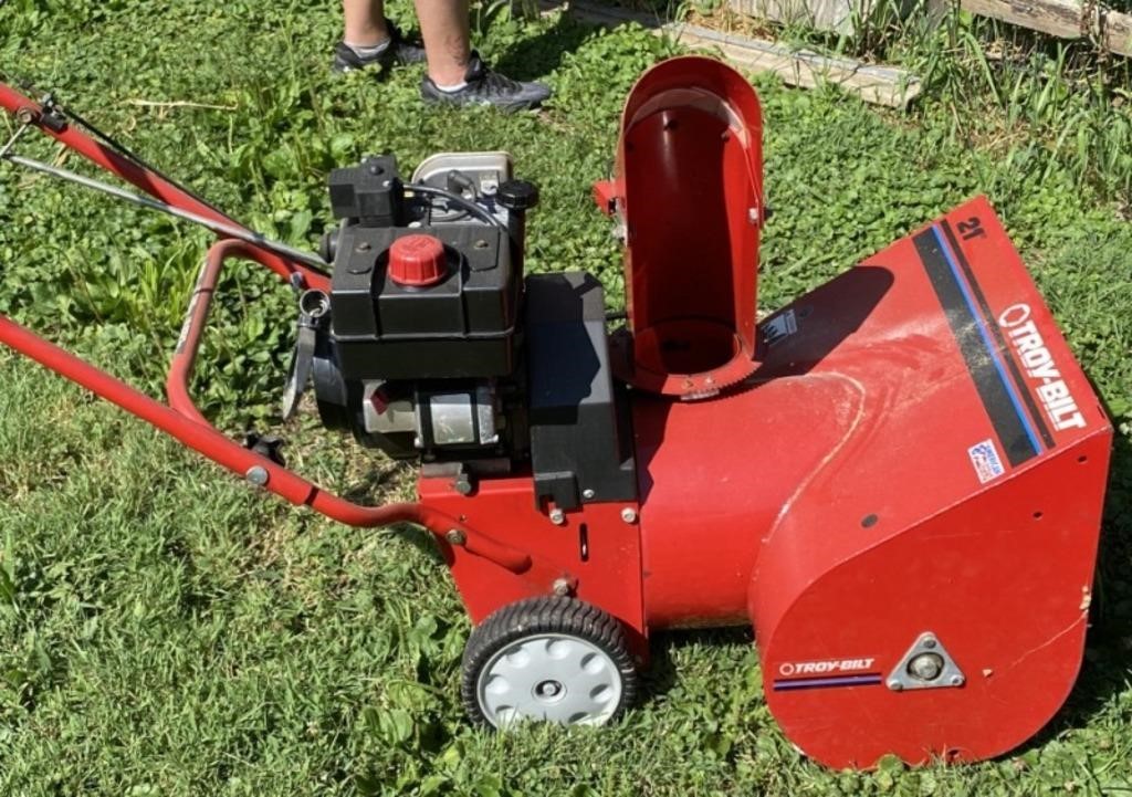 TroyBilt 21" Snow Blower