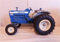 Ertl Ford 8600 toy farm tractor, 12" long