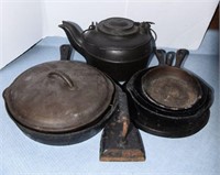 Cast iron lot to include: covered skillet, ca