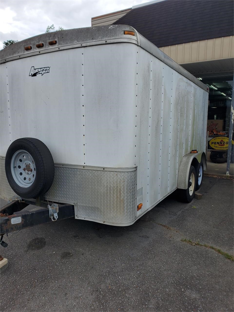 2000 Avenger enclosed trailer