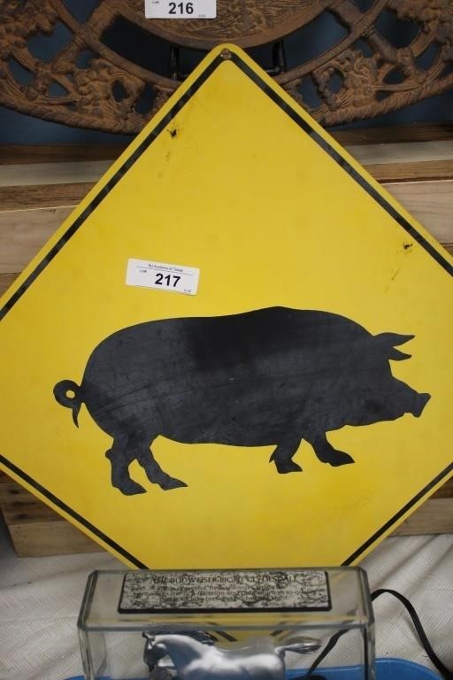 METAL PIG CROSSING SIGN