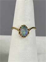 18K Yellow Gold Ladies Opal Ring