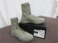 NIB Oakley LT Assault Tactical Boots