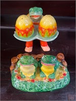 Vintage frog S & P shakers