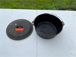 Cabelas Cast Iron Pot
