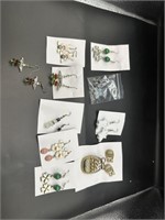 Various costume jewelry earrings