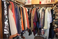 Clothing Lot: Large Closet of Women's Clothing Lot