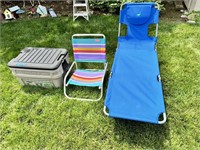 BEACH CHAIRS & STORAGE CONTAINER