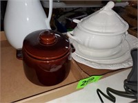 WEST BEND BEAN POT- SOUP TURINE- PITCHER