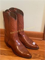 Pair of size 10 D men's cowboy boots