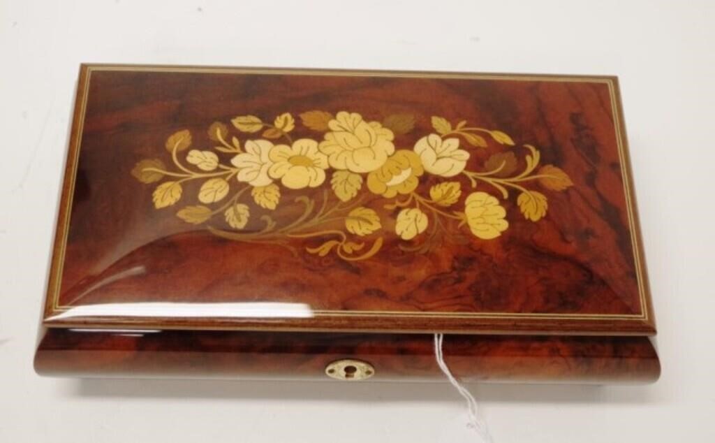 Inlaid jewellery box with swiss musical movement