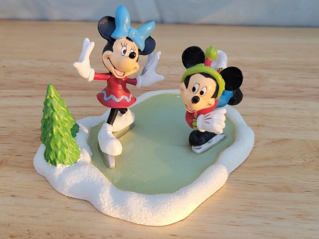 Disney Dept 56 Mickey & Minnie Go Skating