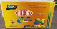 Dupont #24 Jeff Gordon 1:24 Replica