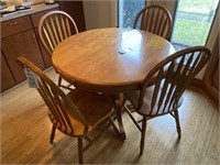 DINING ROOM ROUND TABLE W/ ROUND CHAIRS
