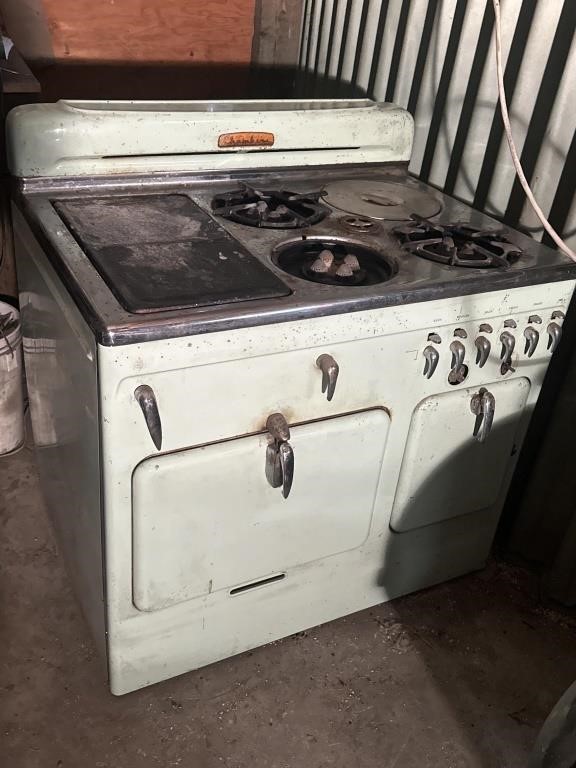 Vintage Chamber propane stove oven