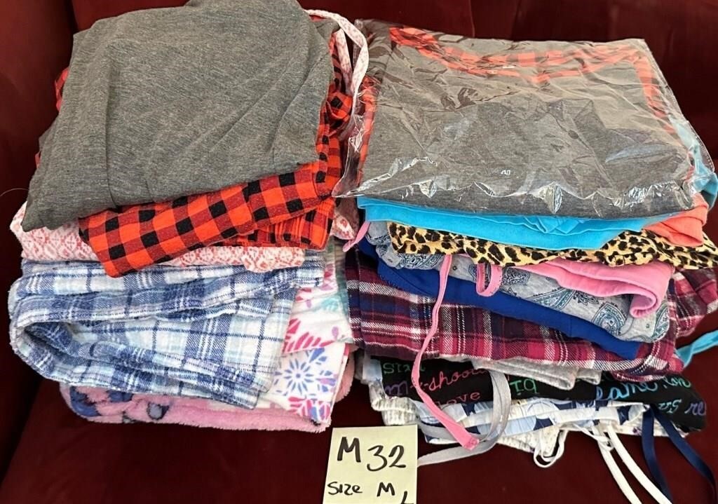 M - LOT OF WOMEN'S LOUNGE WEAR / PJS (M32)