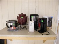 LUNCH ROOM LOT: 2 COFFEE MAKERS, CROCK POT & CAN