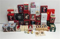 (42) Non-Hallmark Christmas Ornaments