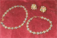 2 beaded bracelets & pr of earrings