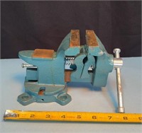 8in bench vice. New or like new. See pics