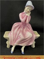 1968 ROYAL DOULTON YOUNG DREAMS FIGURINE - HN3176