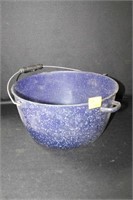 ENAMELWARE POT WITH BALE
