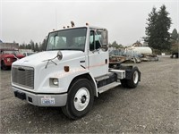 2000 Freightliner FL70 S/A Truck